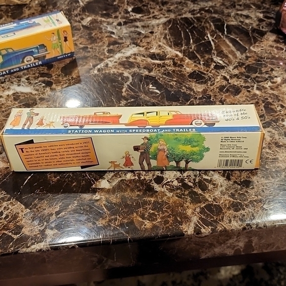 DIMESTORE DREAMS DELUXE PLASTIC 1:43 CONVERTIBLE WITH SPEEDBOAT & TRAILER nos - Picture 10 of 11